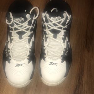 Reebok Mobius OG MU (size 8)